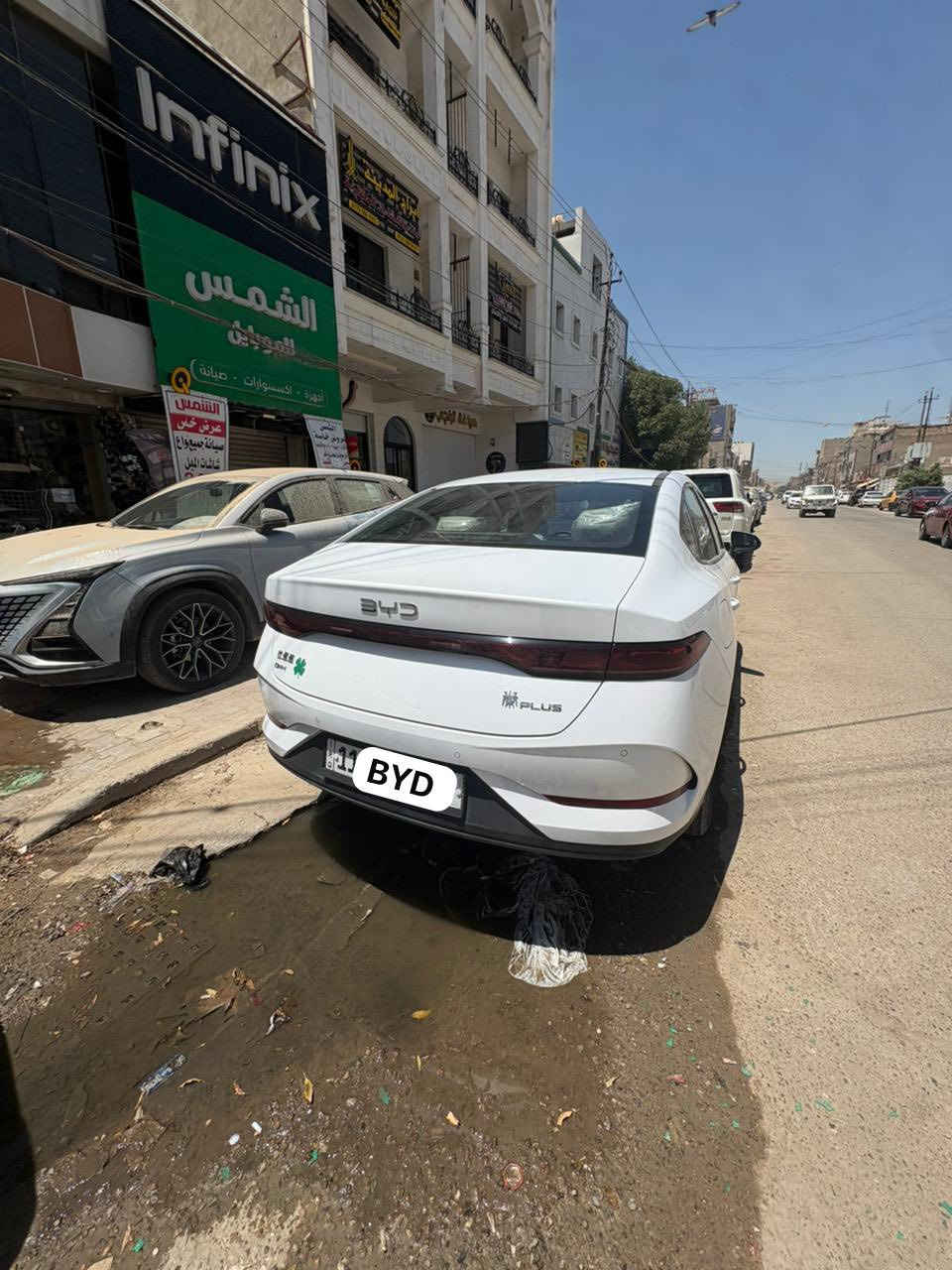 السلام عليكم
BYD كن بلص 2025 
ماشيه 25الف 
رقم بغداد باسمي تحويل ثاني يوم 
بيه طخه ابيعه ع وضعهه باقي سياره كفاله عامه 
مواصفاتهه معروفه 
داخل بيجي 
بصمه +بصمه ابواب 
تشغيل عن بعد 
اشاير مري 
شاشه وكامره 
عداد ديجتال شاشه 
وضعيات قياده اربعه 
لايت ليد وزنون 
بكلايت ليد 
اوتو هولد سايد بريك كهرباء
تحكمات ستيرن جهتين 
مثبت سرعه 
تسارع من 0-100 
ويلكب اسود طافي
بعد بيه هواي مواصفات 
مكاني بغداد 
***********
