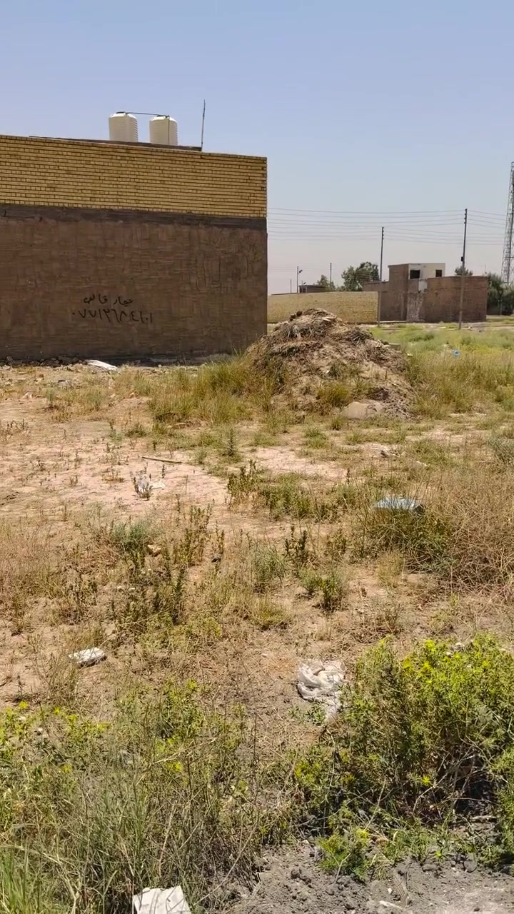 السلام عليكم من رخصة مدير الكروب ارض للبيع المساحة ٢٠٠ متر سادس فرع التواصل   هاتف 📞 ***********
السعر ٣٥ وبيها مجال 
البيع مستعجل
