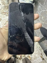 آيفون XR • ٦٤ • شاشة مكسورة