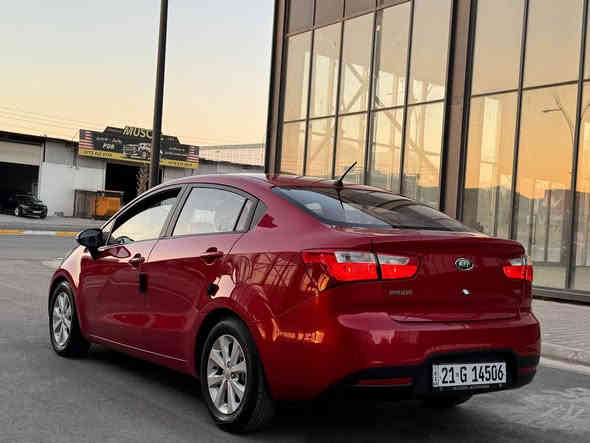 للبيع كيا ريو مواصفات خاصه موديل 2012  بصمه وجلد وكشنات هيتر  وتبريد ميموري تحكمات جهتين مريات شفط مكينه 1600 شرط ممفتوحه اخوان السياره جاهزه وبدون صبغ مكفوله ارقام وسنويه كله جديد مكانها بغداد الشعب 
سعرها 98 ومجال بسيط ***********
