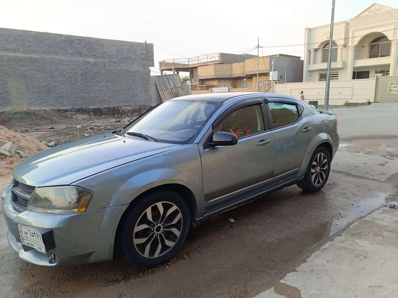 سلام عليكم 

للبيع أو لمراوس دوج أفنجر 2010 رقم بغداد نكليزي سنوية ل2030 مصفره من الغرامات هزه جديدة مساقطة سيارة بإسمي.

محرك 4 سلندر 2400 كير ومكينة خير من الله كهربائيات كله شغاله من الدعامية للدعامية ، صدر الأمامي يرادله شغل 

السعر ٥٨ وبيه مجال 

مكان السيارة بابل ـ قضاء المحاويل  
للأستفسار ***********
