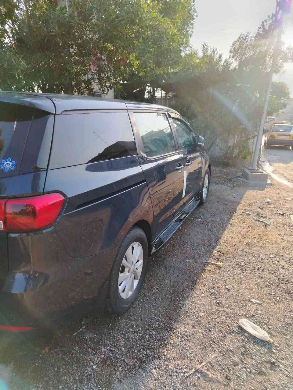 السلام عليكم
 كيا سيدونا وارد أمريكي موديل 2017 السيارة سنوية باسمي رقمها بغداد حادث السيارة خفيف مابيها دواخل السيارة ليبل واحد نص فول مكاني بغداد السعر 170$ للاستفسار أكثر الاتصال على الرقم ما متواجد على الفيس فقط اتصال واتساب *********** بغداد, العراق
