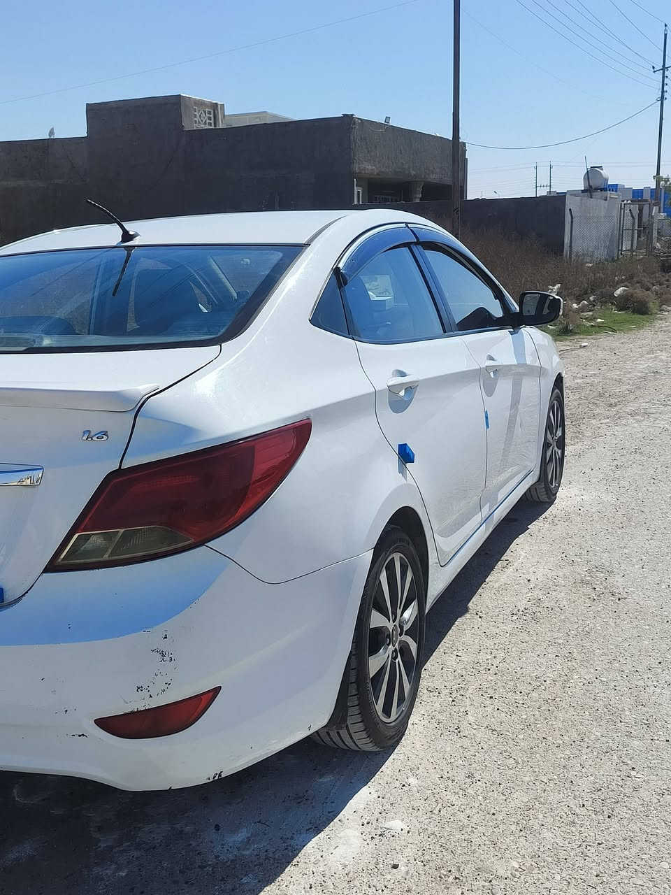 يا الله السلام عليكم شباب 
عندي سيارة اكسنت للبيع رجآ أقره التفاصيل كلهه يله تخابر لئن كلشي كاتبه بالمنشور 
اكسنت موديل 2016 لون أبيض مثل ماواضح بالصور 
فول مواصفات عده البصمه
خمسه ويل كب
مكينه حجم 1600
شاشه وكامره 
فتحه سقف
سويج شخاطه السياره عده الداميات ومكانين زغار بارد والباقي مكفول 
واكو شويه بالبنيد هاذه الصبغ محكوك واضح بالصورة
كير محرك مكفولات 
صدر أمامي خلفي خير من الله 😇🙏👼
تدفئه فول والتبريد هم فول بس منقص غاز تريد إني اشحنه تريد اطيحلك من فلوسه وانته على معرفتك تشحنه 
رقمهه بغداد بسمي حصرآ بنفس اليوم احول وإذا صارت القسمه مابقي عله التحويل أخذ كل الفلوس بس أبقي 100 ألف هيه عليه غرامه 
مكاني بغداد سبع البور 
السعر 110 وبيهه مجال حق الجيه بس
رقمي *********** 
ماشيه 165
