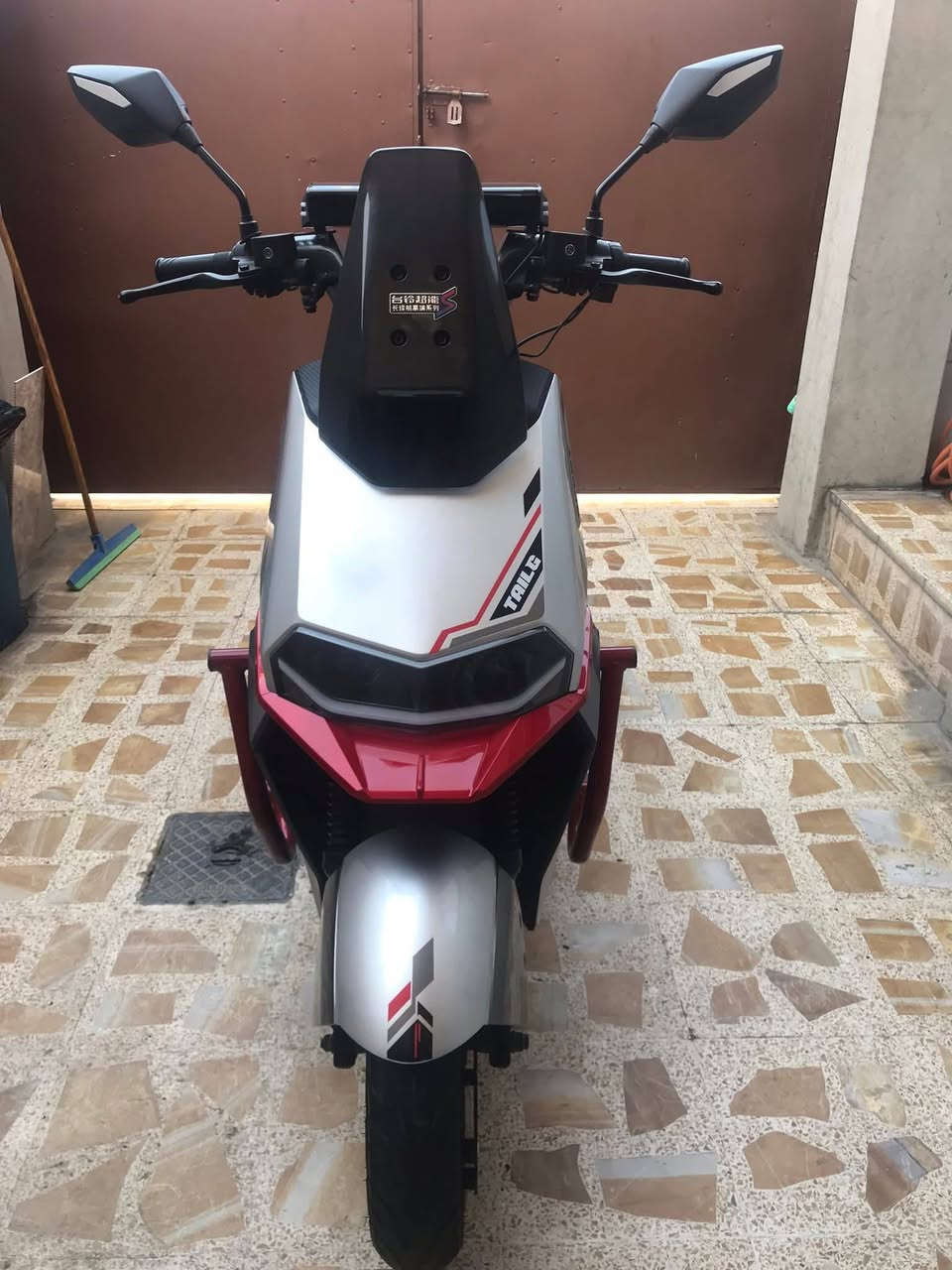 سلام عليكم ماطور شحن للبيع بومه T73 تايلج احسن نوعيه للبيع ماطور جديد بطاريات 🔋 6دبل كبار ملف 2000نحاس سعر 550 الف فقط الرقم / *********** _ *********** مكاني تلعفر شارع مطار
