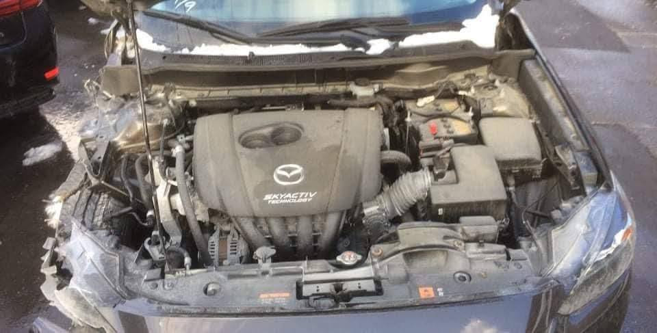 السلام وعليكم بدون مراوس فقط بيع مازدا CX3 موديل ٢٠١٨ كندي رقم السليمانيه ابأسمي موجوده بغداد البلديات مبدل صدر كامل امامي وخلفي مع الدسكات مع بلكات مع واشر قبغ ولفات بدون ارباك بيه أثر جراد مكان الحادث سياره جاهزه تبريد محرك كير امسويله ادامه تبديل هادروليك مع الفلتر السعر (١١٠ ورقه وبيه مجال ) للاستفسار ***********
