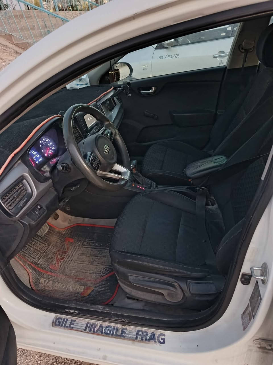 #بيع_مستعجل
#السعر 110
السلام عليكم
كيا ريو 2018 
رقم بغداد
محرك 1600 GDI
وارد امريكي
بيها ضربة بالجاملغ مصلح بأمريكا وبيها بارد بالباب وضربة خفيفة بالايت الامامي
كلها موضحة بالصور
تدفئة تبريد شغالات 
سيارة موظفين من البيت للدوام
سيارة نظيفة ما متعوبة
#110_سعر
بيها غرامات 3 اوراق تنزل من سعرها
***********
مكان السيارة نجف
راعيها بغداد يريد مداور النجف, العراق
