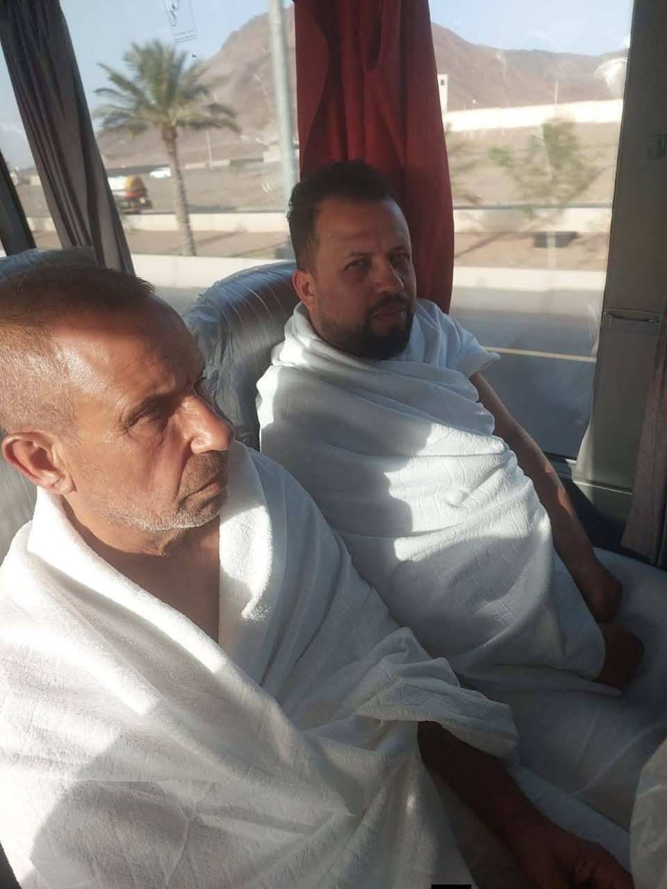 عقد نية العمرة المفردة لمعتمرين
شركة السلام والشام للحج والعمرة من ميقات ذي الحليفة 
في المدينة المنورة نسأل الله ان يتقبل منهم 
مستمرين باستلام الجوازات
 لرحلة اوائل واواخر وشهر كامل ل رمضان للبر والطيران 
الشيخ شهاب احمد ابو شام 
***********
***********
