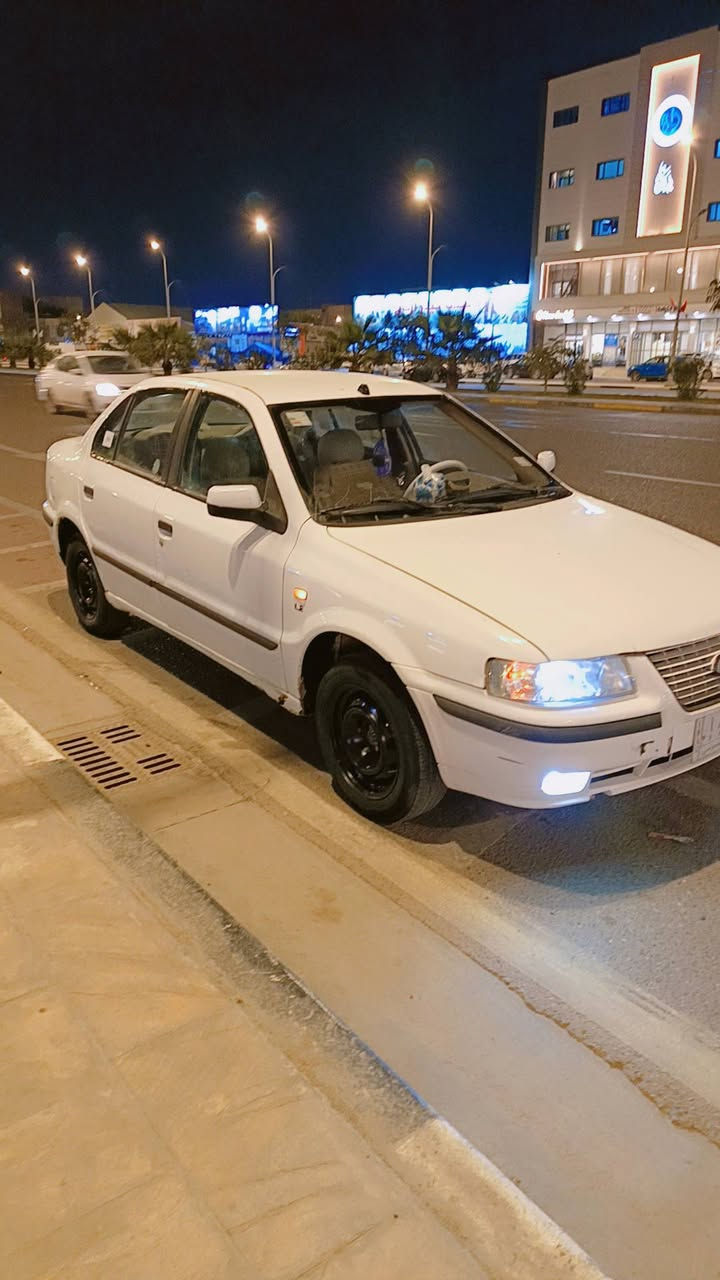 السلام عليكم ورحمه الله وبركاته سمند 2013 مقفوله من الصبغ والتبديل بها ضربه خفيفه بالدوسه مكان السياره البصره دول الشرطه السعر 42 وبيها مجال لشراي ***********
