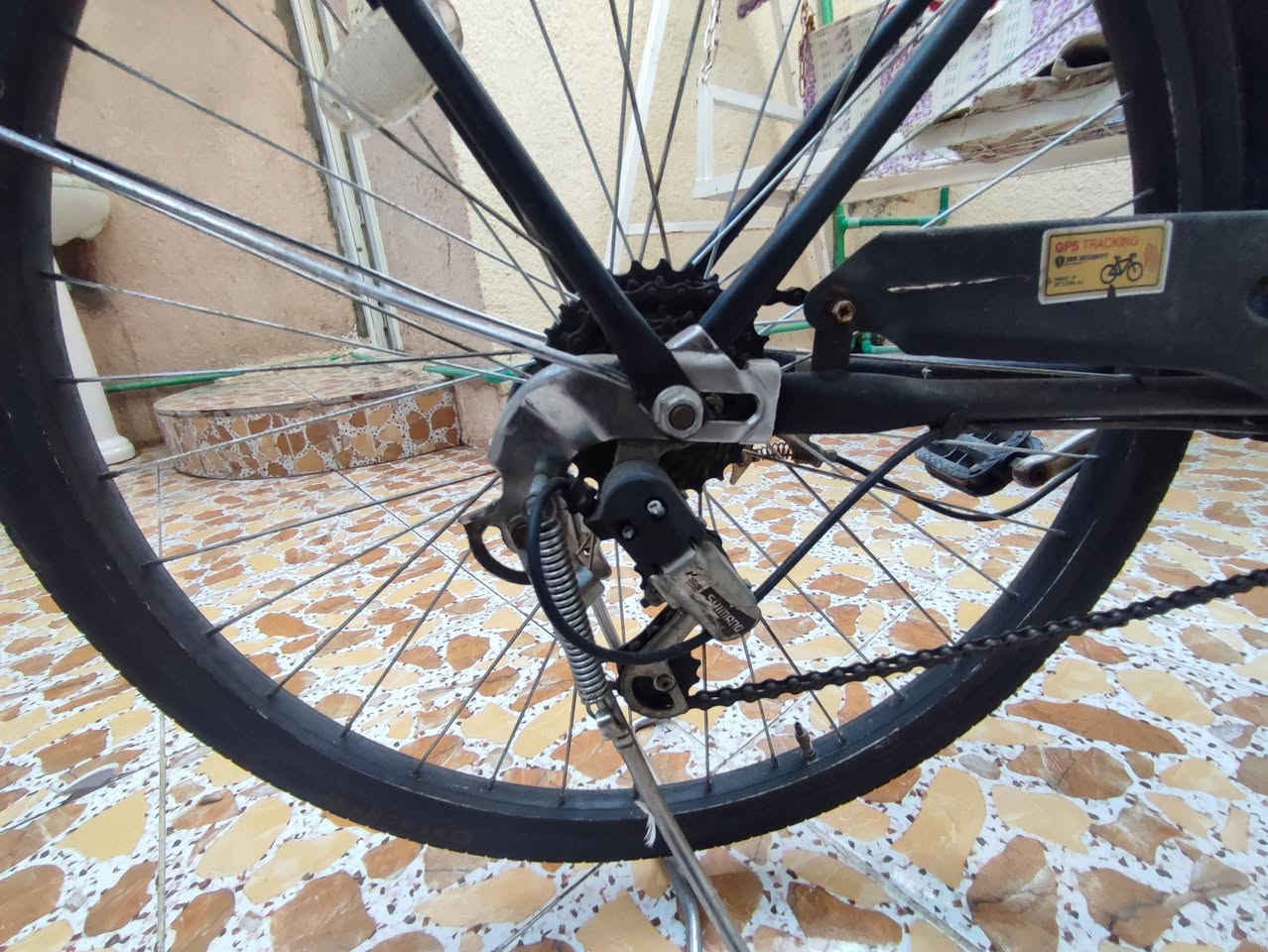 السلام عليكم ورحمة الله وبركاته عندي اغراض للبيع عاكسة وميزان ومكناسة كهربائية وبايسكل وتنور كهربائي الكل شغال وبيه ضمان فحص 
هذا رقمي *********** 
وكل الاغراض بيهن مجال العاكسة بس سعرها 100 وبيها مجال البايسكل 60 الميزان 15 والمكناسة الكهربائية 45  والتنور الكهربائي 15
