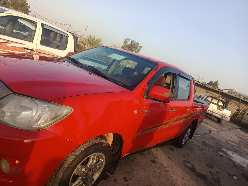 هايلوكس 2010 كير عادي كويتي شاصي 19
بيها باب وجاملغ خلفي صبغ  ومضروبة حالوب  
السيارة كشرها مو شي بس كير ومكينة كفالة داخلها نظيف كهربائياتها كاملة كلها شغالة 
مكان السيارة كربلاء 
*********** كربلاء, العراق
