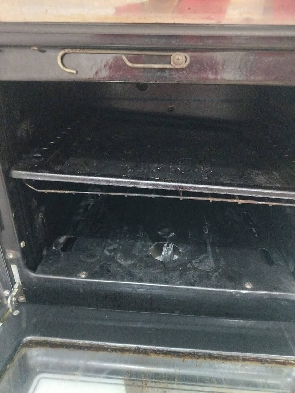 سلام عليكم طباخ اللبيع نضيف ألي يريده يتصل ***********
