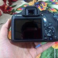 للبيع كامره كانون d1300 زومها  18-55 واي فاي و معروفه مواصفاتها الكامر...