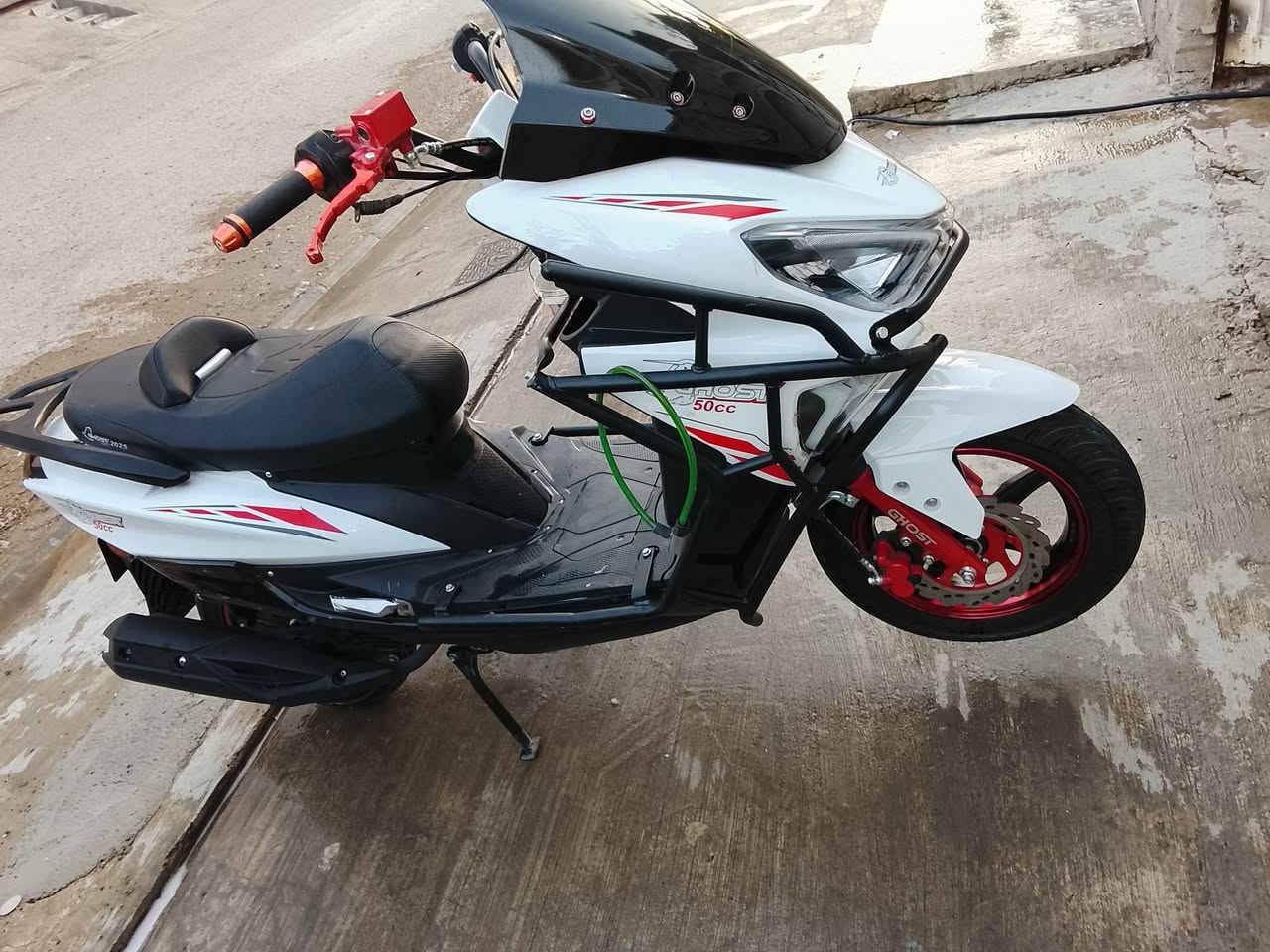 سلام عليكم دراجه ناريه سكنس صيني دراجه خير من الله تخاذه ربع ما ذب عليه دراجه للبيع او مرواس مكان ديالى بعقوبة يم بازين خان أو مرواس بوليس نوزل موديل 25


**إذا كنت صاحب هذا الإعلان وتريد حذفه لأي سبب، رجاءا أرسل رسالة إلى الدعم الفني**