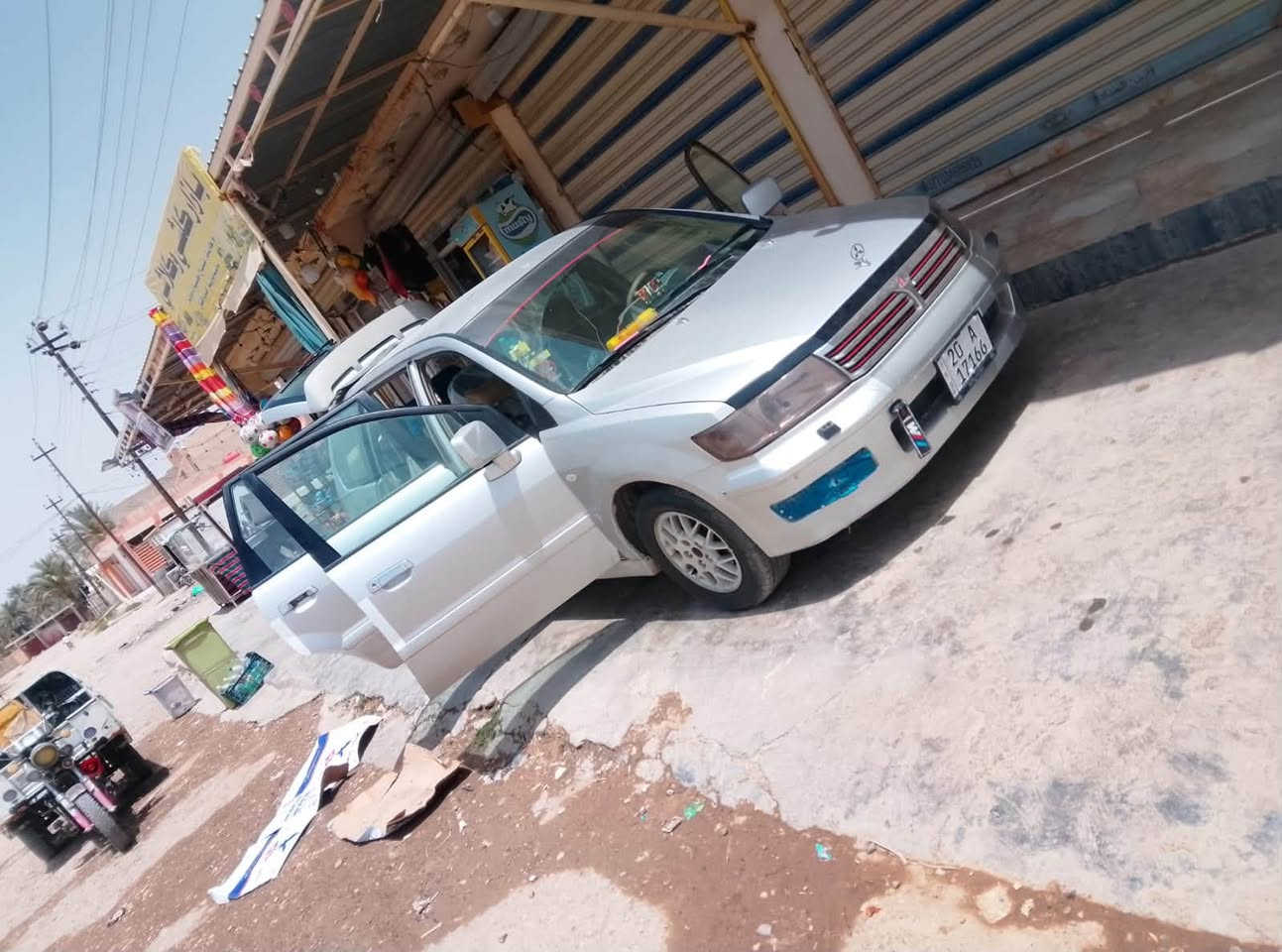 مسيوبيشي شاروت ٢٠٠٩ رقم انكليزي باسمي رقم ديالى ٧ راكب سنويه لل٣٠ 
محور مكينه وكير كورلا ٢٠٠٠
كهربائيات كلها شغاله
تبريد ميشتغل بس غراضه موجودات
مكاني شهربان
بيع او مراوس حسب القناعه ٦٠$ بيها مجال
***********
