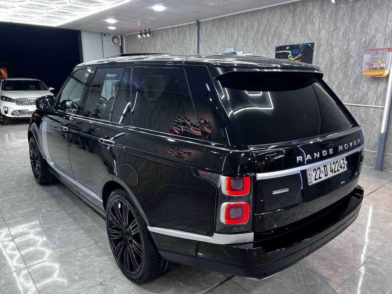 السلام عليكم 
للبيع او مراوس رانج فوج موديل 14 مواصفات خاصه فول  السيارة شرط كسر كارتون مكينه مامفتوحة  شرط ترايك وين ميعجبك محدث بجم 20 لون مميز السياره شرط برغي متصرف عليها 
السعر 30 الف دولار
 مكان السياره النجف الاشرف النجف, العراق


**إذا كنت صاحب هذا الإعلان وتريد حذفه لأي سبب، رجاءا أرسل رسالة إلى الدعم الفني**