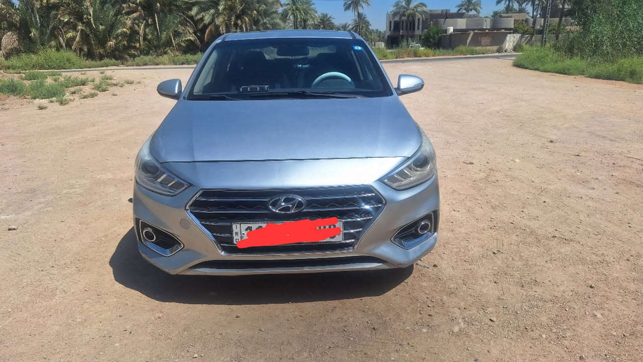 هونداي اكسنت موديل ٢٠ خليجي رقم بغداد بااسمي مكفوله من الصبغ والتبديل والظربه بيه رصاعات بارد بسيطه والدعاميه اماميه صبغته محرك ١٦٠٠ دوش ماشيه ٦٠.  سياره كله ع البلاد.  سعره ١٢٢ للاتصال ***********
