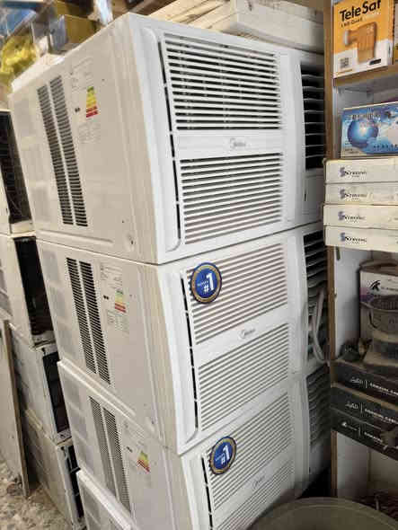 السلام عليكم مكيفات عدد ٨ أربعه ميديا واحد Tcl واحد كري واحد توسوت
اجهزة جدد كله بلاديات 
سبع ابكار مقابل ثانوية الانتصار
***********
