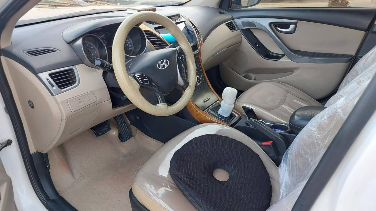 ام عليكم  من رخصت صاحب الكروب
النتر 2015خليجيه مكفوله حته دعاميات 
كفاله عامه السياره فول عده البصمه
مكينه وكير وحداديه مكفولات
بريد شغال ثلج .
السعر 128 وبيه مجال
رقم صاحب السياره ***********
غير متواجد علئ الفيس
