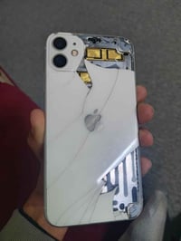 ايفون 11 ٦٤ • شاشة مستبدلة • بطارية ٧٤٪