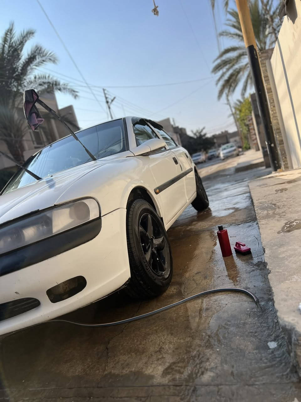 سلام عليكم اوبل فكترا موديل 1997 محرك مفتوح حجم 2000كير عادي سياره مناقصها شي الحمد لله تخم تاير جديد الشراي يجي يشوف بعينه النضافه سعرها 45$ وبيها مجال مكاني سامراء ***********
