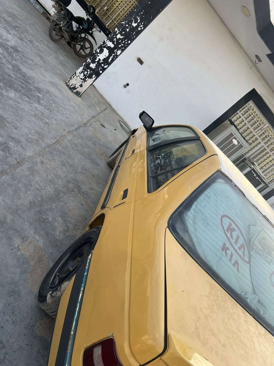 السلام عليكم 
بيجو لميس موديل ١٣
السياره بسمي تحويل ثاني يوم 
سياره حلوه يرادلهه ترتيب شويه  مكاني بغداد جسر ديالى الجديد السعر ٢٤وبيهه مجال لطيبين  ورقمي ***********
