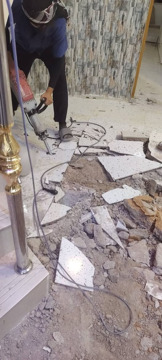عمال تفليش  صب تدخيل مواد بناء تنضيف بيوت. صب ارضيات اتصل على الرقم *********** بيه وات ساب..
