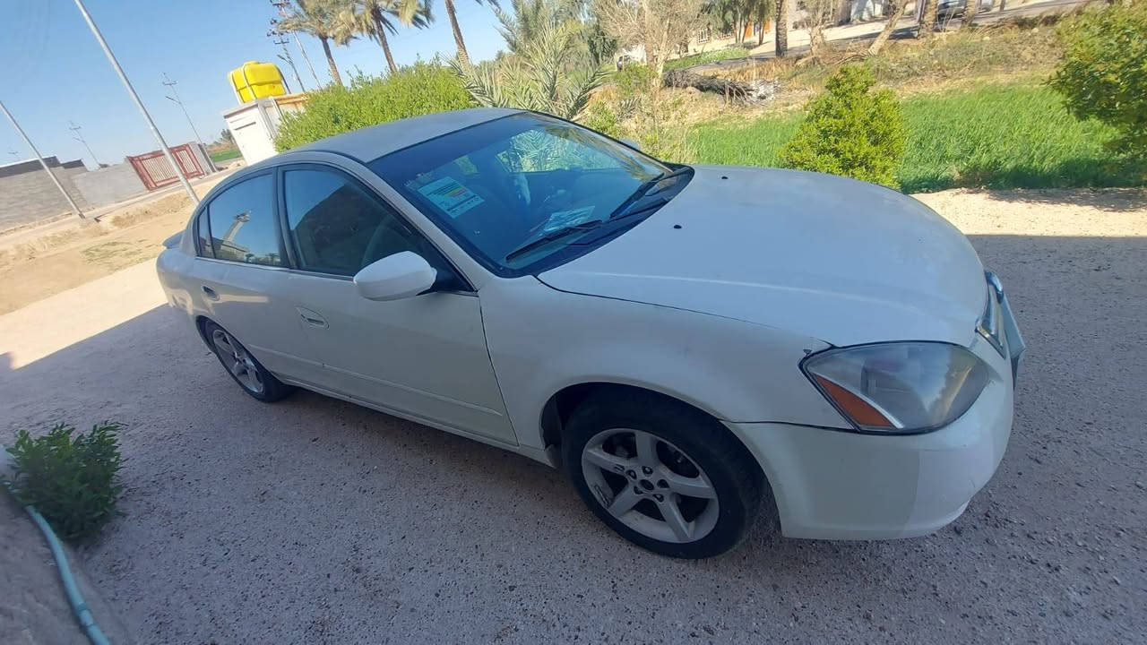 نيسان التما لون ابيض رقم  بغداد دولي مكفوله ،  بيها فقط جاملغ أمامي عكس سايق موديل ٢٠٠٥ باقي كله بلاد ، محرك ٦ سلندر ، صالنصات رياضي كير و محرك و كهربائيات مكفولات منظومة زنون شاشه و سنتر لوك و ريموت #السعر ٥٠ و بيها مجال  ***********
