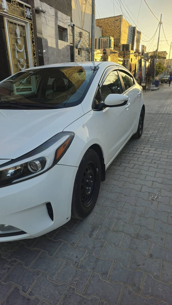 السلام عليكم
كيا فورتي 2017 للبيع
بغداد / دولي – تحويل ثاني يوم
سنوية 2030

ماشيه 167 ألف ميل
محرك 2000 دوش 
مكينة _كير _حدادية _تبريد مكفولات 
_مواصفات عادية 
شاشة، كامرة، تحكم ستيرن
_تخم تايرات جدد 
_بيها جاملغ أمامي مبدل بلادي 
وقطعتين صبغ شرط نص البيان مو الباب كله 
 بدون دواخل ايرباكات سليمة 
مواصفات عادية _شاشه_ كامرة خلفية 
السعر 116 قابل للتفاوض
للاستفسار الاتصال على الرقم: ______*********** متواجد واتساب
 مكاني نجف 
اعتذر عن الاطاله
