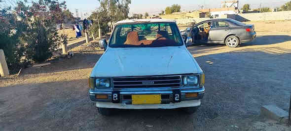 بكم تويوتا ١٩٨٨ للبيع كير ومحرك بالشرط محرك  كروسيدا ٤ كير تخم تاير جديد باتري جديد صدر جديد رقم كركوك السياره صبغ شركه فقط تكحيلات سياره حيل حلوه وين اليدور ركوبه مناسبه وجاهزه وسعرها حلو ٣٠ وبيها مجال حگ جيتك طگه للأستفسار *********** بدون خاص.
