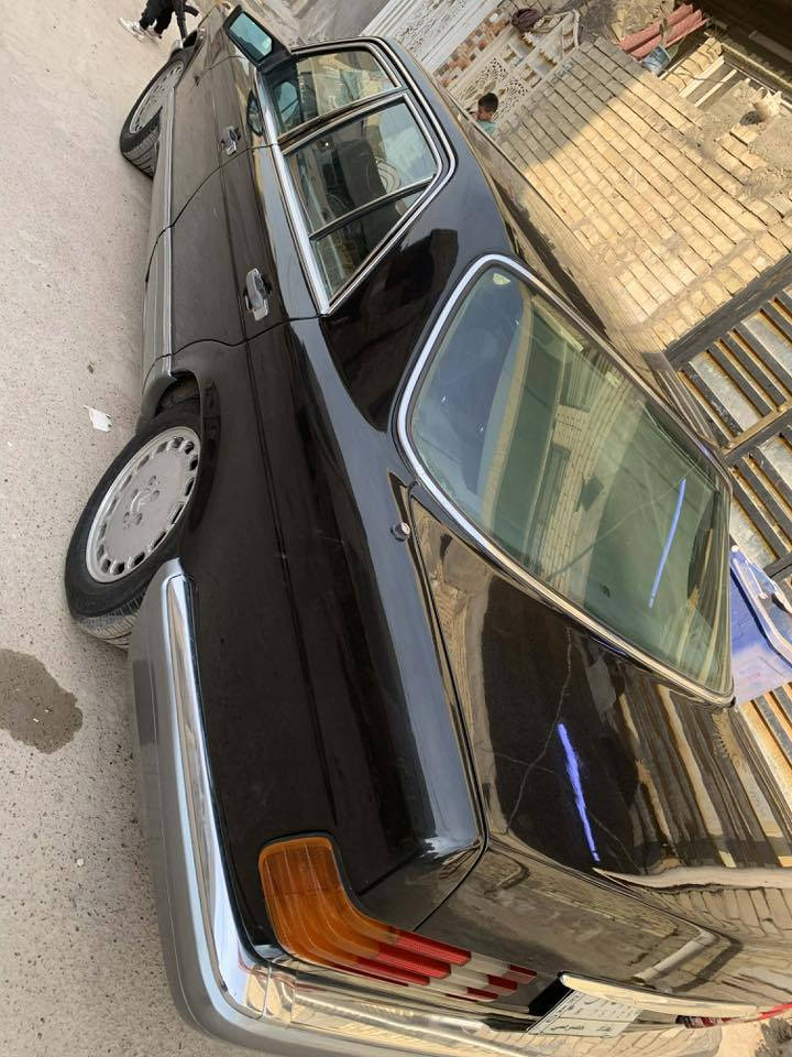 السلام عليكم مارسدس. جامبو موديل 1990 السياره جاهزه  رقم بغداد  
مكينه وكير بلاديات 
سلايت جام اربعه كهرباء
برده خلفيه. 
صبغ جديد. 
السعر 75. وبيها مجال. 
المكان بغداد. الكرخ. 
الاتصال. ***********.
