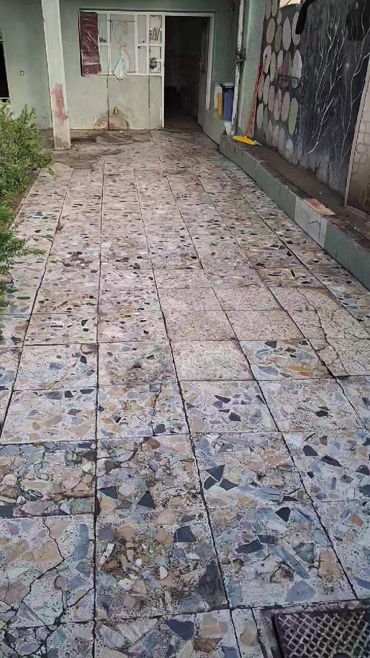 السلام عليكم 
بيت ٣٠٠ متر للايجار 
رئاسة العبيدي فرع حسين ابو الكص مقابل مدرسة الاسراء تفاصيل اكثر عبر الواتساب 
***********
