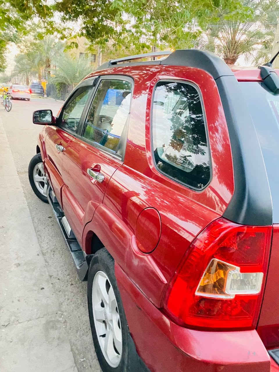 سبورتج 2010
مواصفات TLX يعني فول
السياره وارد كوري كفاله عامه 
لون ماروني 
مواصفات السياره:-
محرك 2000 دوش
تدفئه مقاعد 
نظام Eco 
فتحه سقف 
تحكمات سترين .
محرك كير مكفولات
تخم تاير جديد
ماشيه 216 الف
تبريد ثلج

 بي واتساب+964 750 728 9873
***********
