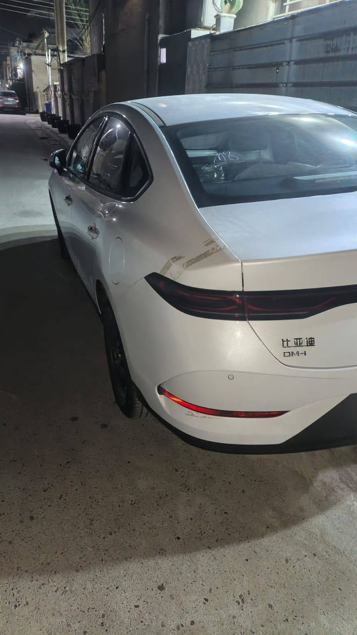 للبيع سيارة بيوادي موديل 25 ماشيه 200 كيلو نوع كن بلاص مواصفات معروفة *********** مكان السياره بغداد منطقة الشعب حي البساتين
