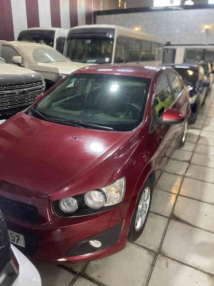 السلام عليكم 
شوفرليت سونك 2013 أمريكي 

—————-
حادثها جاملغ  وبيها صبغ 
السياره على من ال 2016 عدنه 
—————
مواصفات عاديه 
عليها ادامه كامله 
مكينه حاويه
داخل مخمل 
مسجل بلاد 
ويل كب 
لايتات جدد
رقم بغداد الدولي باسمي 
تايرات جدد 
دهن اصلي 
—————
مكاني بغداد  
سعرها 68
 ***********
