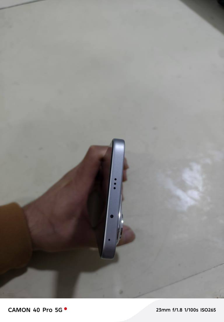 سلام عليكم. جهاز هونر 400 ذاكره 512.عشوائيه 12.جهاز نضيف كلش. اشتريته بدايت سنه صارله 3 اشهر و 15 يوم السعر 470 الف قفل ماكنه بغداد اليوسفيه لايوجد توصيل لل استفسار واتس اب ***********
