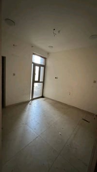 ايجارات سيديه. 1بيت ثلاثه نوم واستقبال وهول مطبخ وصحيات وكراج موثث ملي...