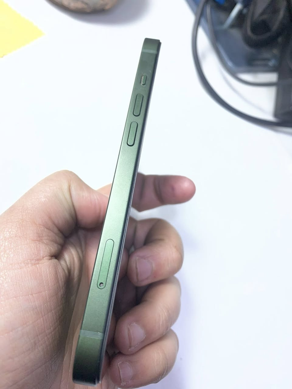 السلام عليكم
ايفون 13 عادي نظيف حيل 

مبدل شاشه احسن نوعيه 
فيس ايدي شغال
وبطاريه اصليه 

ذاكره128

سعر360 

بغداد***********
