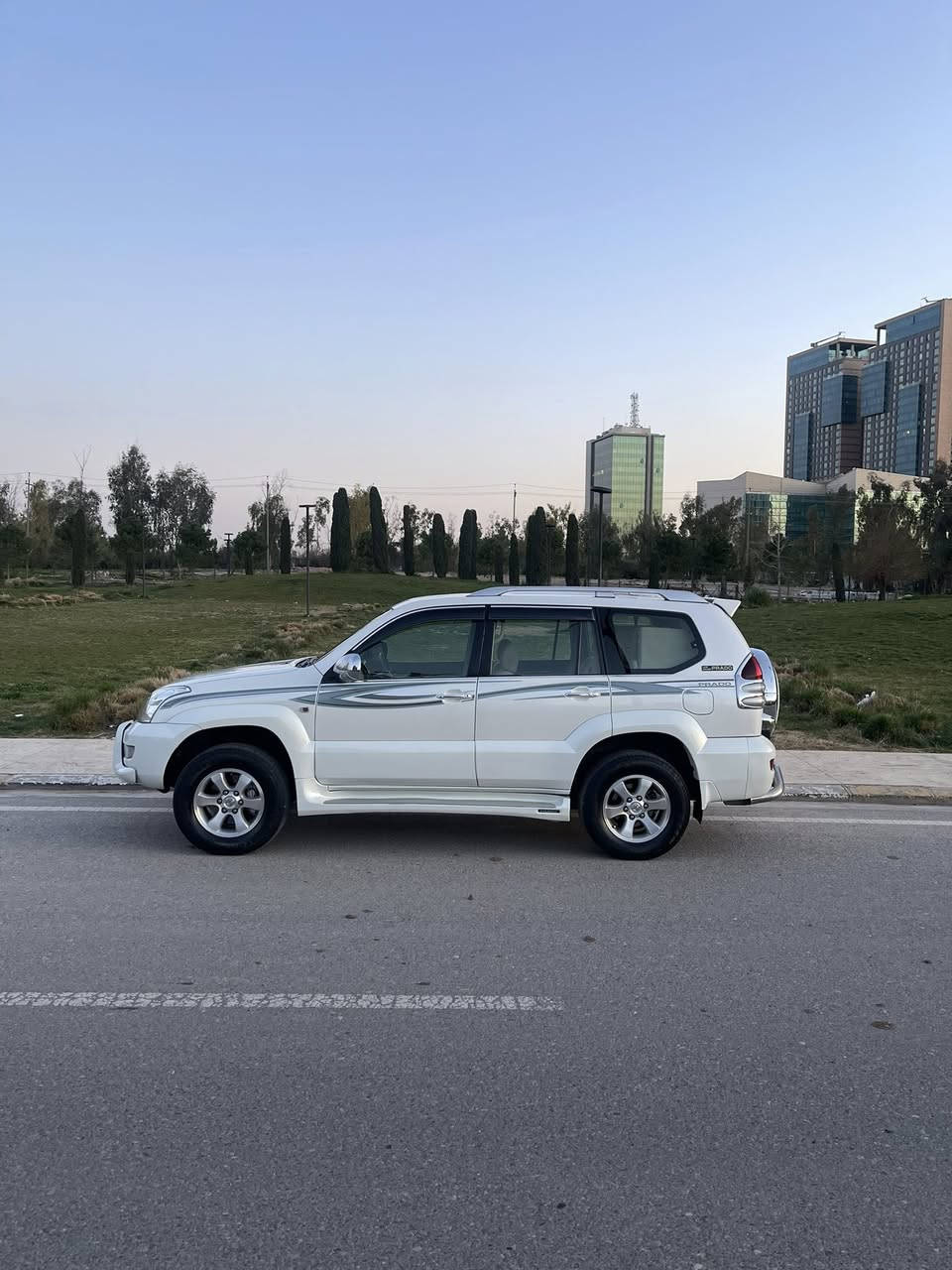 للبيع برادو موديل 2008 ماشيه 115 الف
VX دبل تانكي 6 سلندر 
بيهه صبغ اثر تكشير موضح بالسونار 
كير محرك تبريد كله بشرط 
سنويه بأسمي هزه ورقم جديد اربيل 
السياره نظيفه جدا داخل وخارج 
مكان سياره اربيل 
السعر 173 مجال بسيط 
***********
***********
