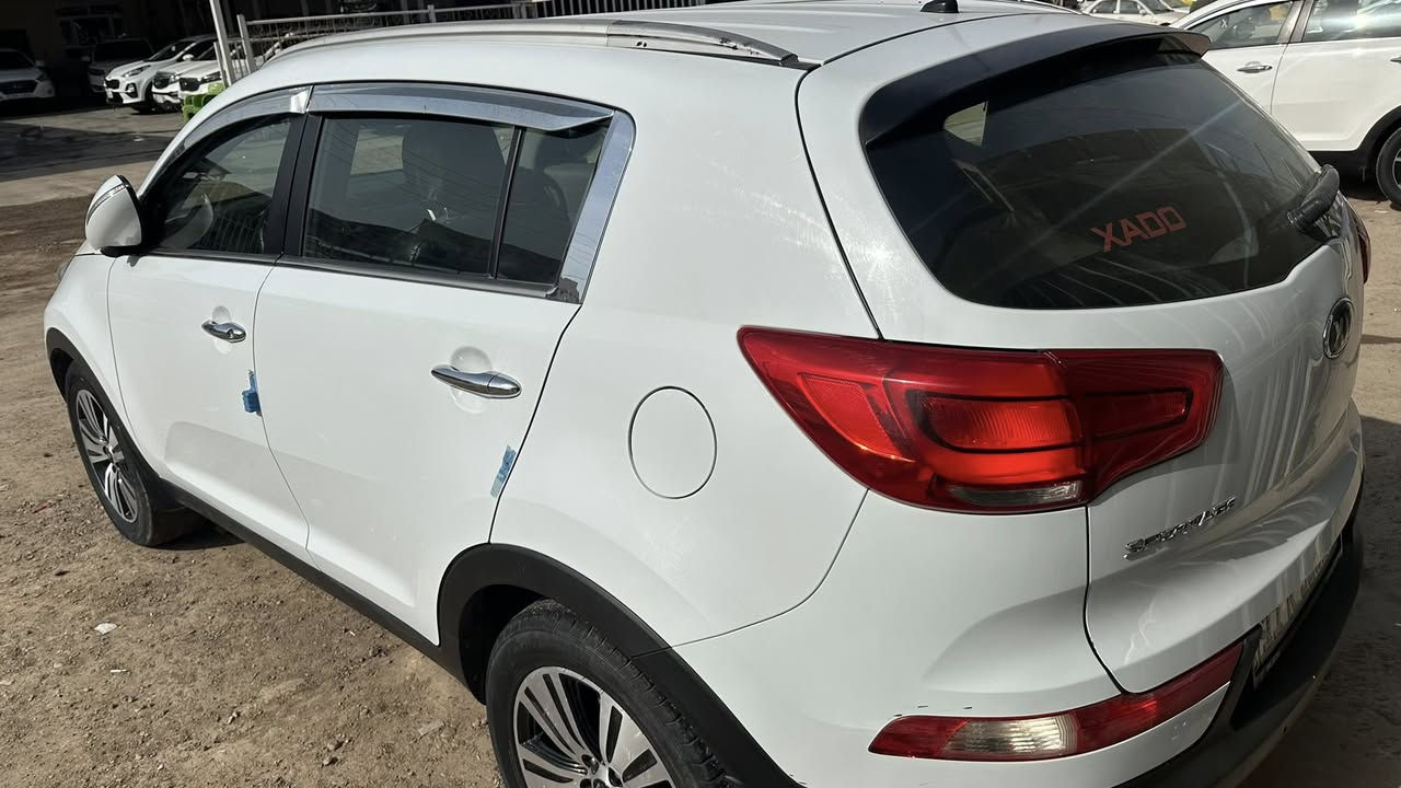 السلام عليكم
سبورتج 2015 خليجي بيها تبديل بنيد فقط بدون صبغ نص مواصفات مري شفط حساسات ويل كروم كاميرا ليد اماني يدات نيكل ماشية 185 محرك 2400 gdi ما مفتوح  كلش نظيفة وجاهزة السعر 145 وبيها مجال مكانها بغداد ناحية الرشيد ***********
