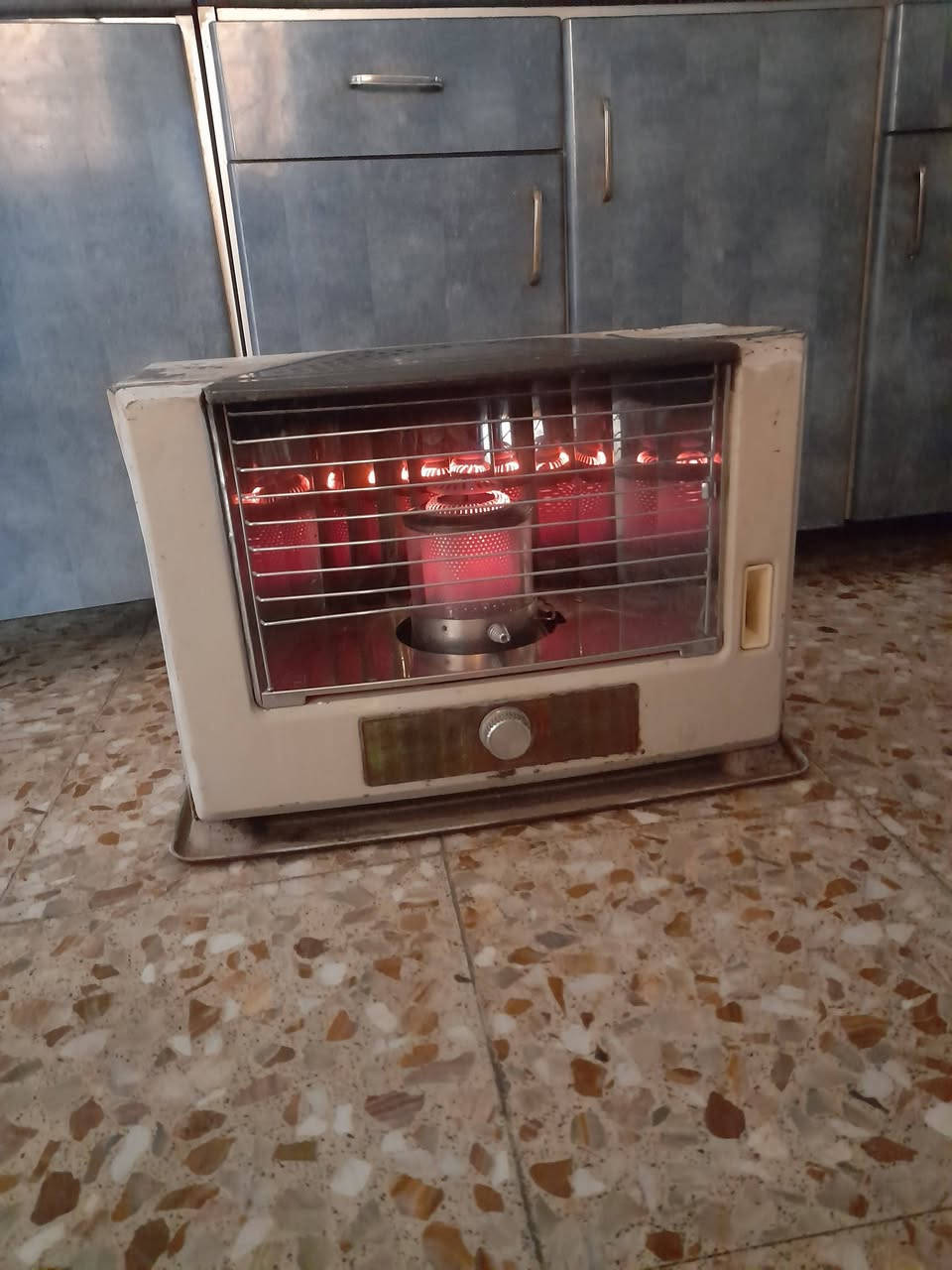 صوبه عشتار يابانيه مكان بغداد جديده السعر ٥٠ رقمي الهاتف *********** متواجد واتساب
