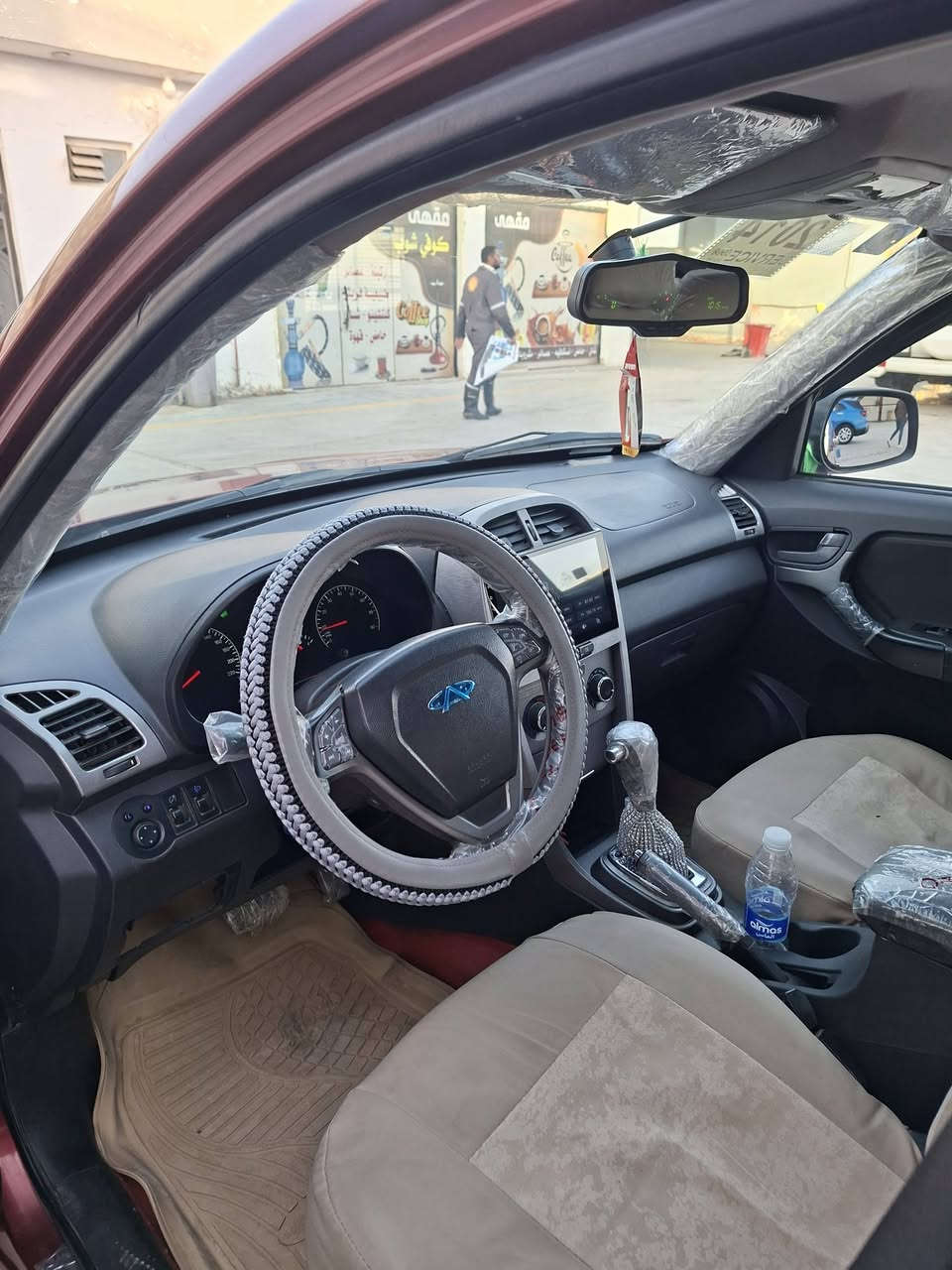 اسلام عليكم اخوان تيكو للبيع موديل 2014 كير ميكانيكي مكفوله من الضربه والتبديل فقط رشات صبغ كما شارح بلمقطع سياره جاهزه من كلشي محرك مكفول رقم بغداد نكليزي ثاني يوم احولك تبريد ثلج تخم تاير حداديه خلفي امامي كله جديد لايت زنون شاشه كامره سياره خير من الله متصرف عليه ربع السعر 60وبيه مجال سعرها جوه السوك بيع مستعجل الهاتف *********** مكان السياره كوت منطقه الخاجيه غير متواجد ع الفيس فقط اتصال
