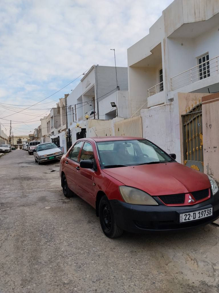 لانسەر 2007   سێ پارچەی هەیە بێ پشت و پێش سەنەوی و ژینگە و ڕەقەم هەموو نوێیە بۆ زانیاری زیاتر پەیوەندی بە و ژمارەوە بکە یان نامە بۆ پەیج بنێرە  *********** أربيل, العراق
