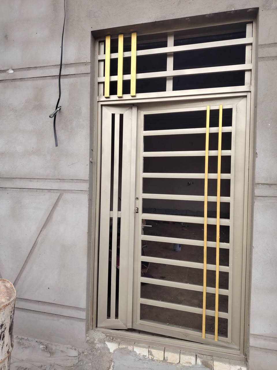 صبغ درجه اولا بسعر مناسب تنضيف شبابيج وصبغ الصباغ مهند ناصر ***********  مهند ناصر
