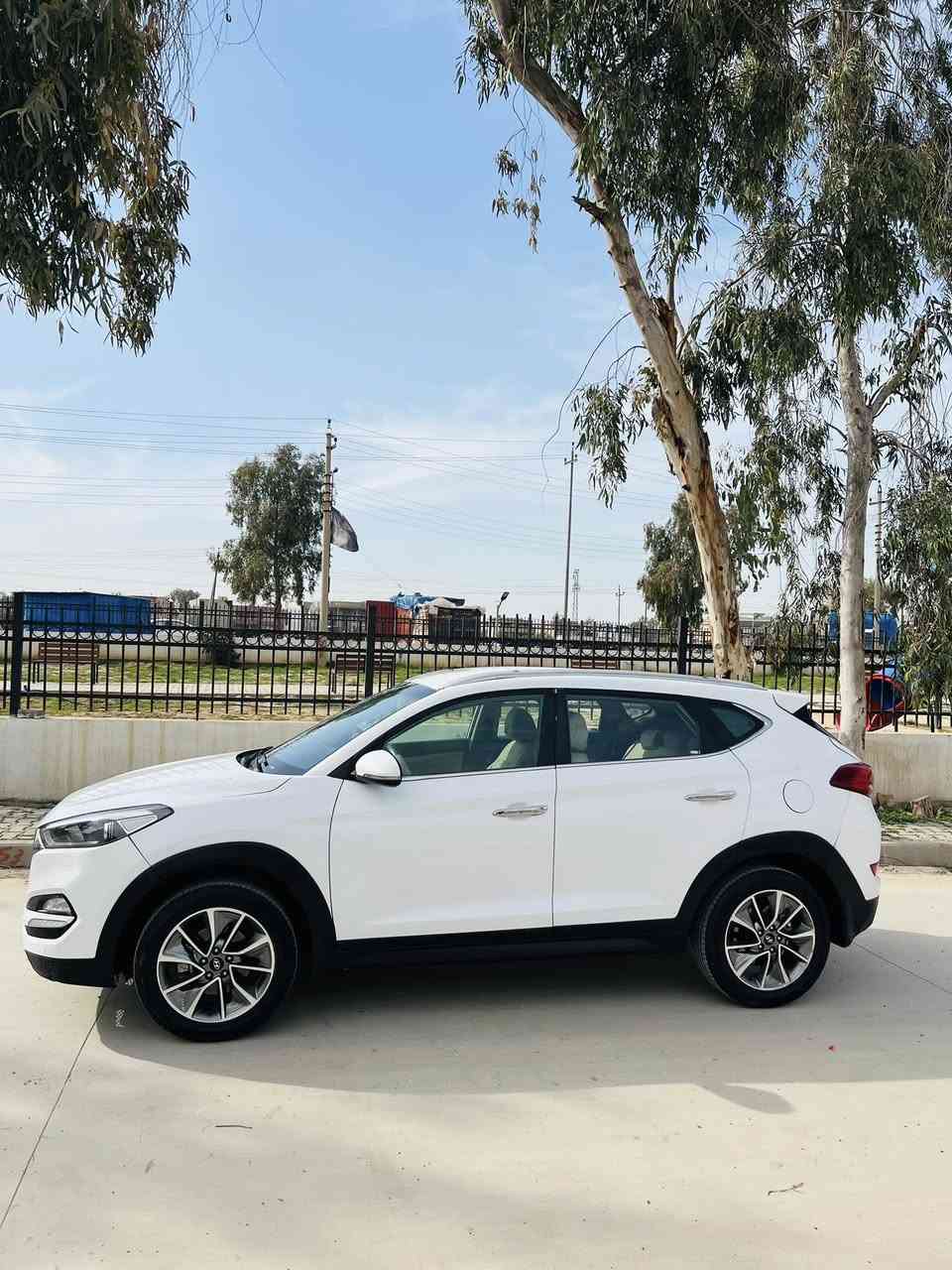 السعر 129 وبيها مجال
سيارة توسان 2018 خليجي للبيع 
الضرر صبغ 3قطع + القمارة واني ابيعلك عام 
بدون دواخل 
سنوية 2028
رقم بغداد مشروع وطني بأسمي 
شرط التحويل والغرامات
السيارة ماشية 117كيلو 
رقم الموبايل ***********
