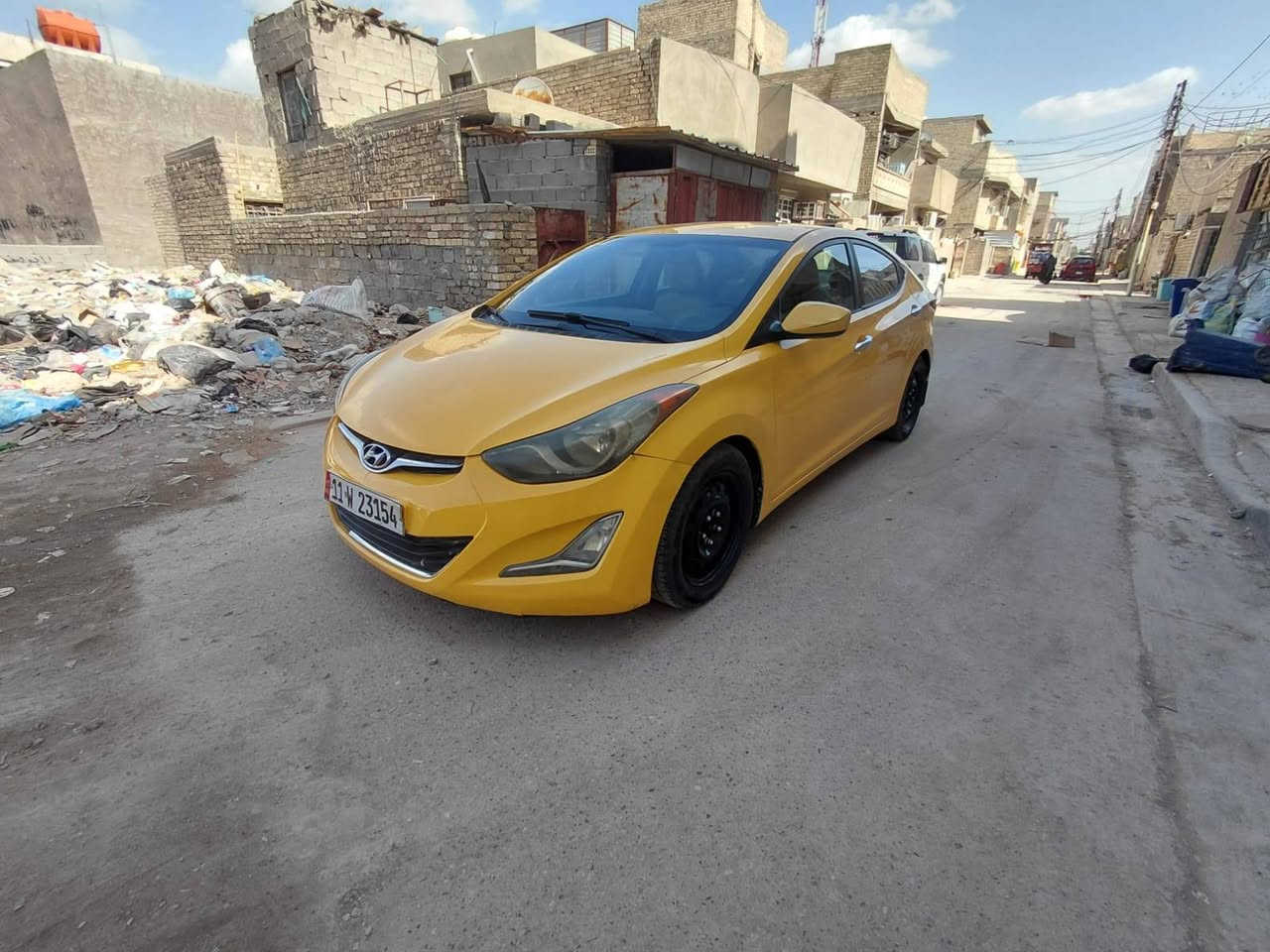 سلام عليكم عندي الانتره موديل 2013امريكي حادثها قبق الصندوق فقط بدون كلشي سياره جديده ماشيه 175الف مكينه 1800دوش تخم تاير كير مكينه كله مكفول مكان السياره بغداد السعر  100وبيها مجال ***********
