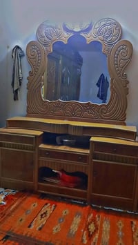 غرفة نوم • خشب صاج • نضيفه جداً