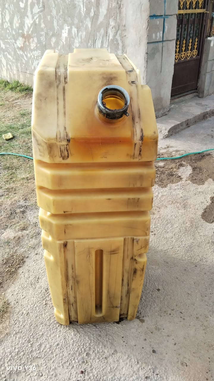 السلام عليكم وصلتنا وجبه تانكيات جهتين جهه السائق وجهه العبري رقم الهاتف ***********
