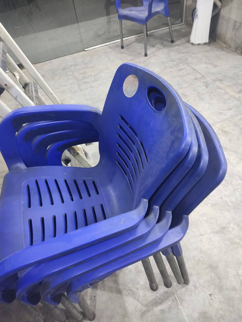 للبيع 6كراسي وميزين


**إذا كنت صاحب هذا الإعلان وتريد حذفه لأي سبب، رجاءا أرسل رسالة إلى الدعم الفني**