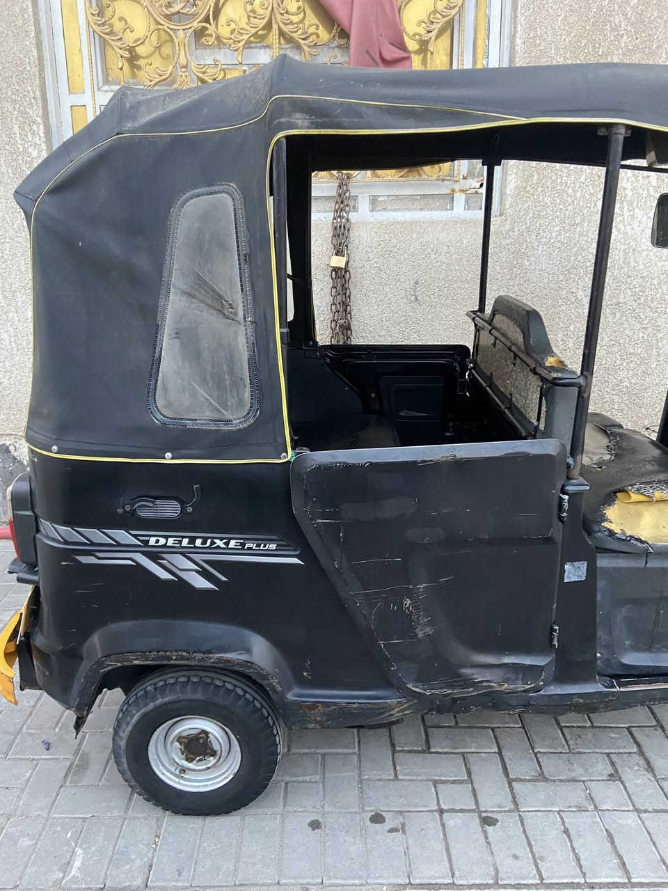 السلام عليكم تكتك للبيع رقم وسنويه مديل 2021/11محرك مفتوح الكشره شوفت عينك أي معجون ما بيها السعر 6وبيها مجال الرقم ***********
