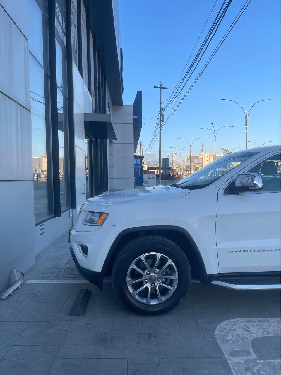 JEEP LIMITED 2015
‎كلين تايتل 
‎فول فول مواصفات 
‎كوشن جلد 
‎كوشن كهرباي 
‎بصمه 
‎شغال 
‎كاميره ٣٦٠. حساس. رادار 
‎صندوق شفط
‎تبريد مركزي 
‎دبل اكسل 
‎بدون دعم بدون صبخ  . كلين تايتل   
فقط بيها تعديلين صغير  بل باب 
‎موديل ٢٠١٥ 
‎گير محرك. كلها شرط 
‎تايره  و ويل جديد 
‎رقم سنوي جديد
‎سياره احلا من صور سياره جديد معنا كليمه. 📦📦
‎ماشي. ١٢٠ الف
‎سعر205 بيها مجال.  
*********** زاخو, دهوك
